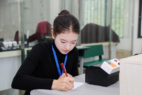 喜报//我校张焕楠同学获评2025 年度 “中国大学生自强之星” 荣誉称号