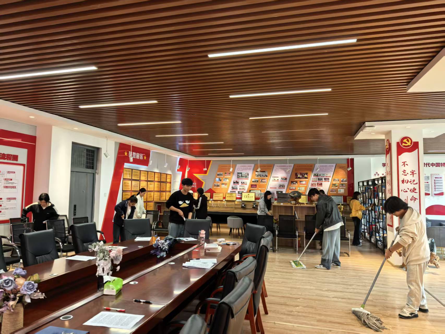 珠宝旅游学院扎实开展入党发展对象培训实践教育活动