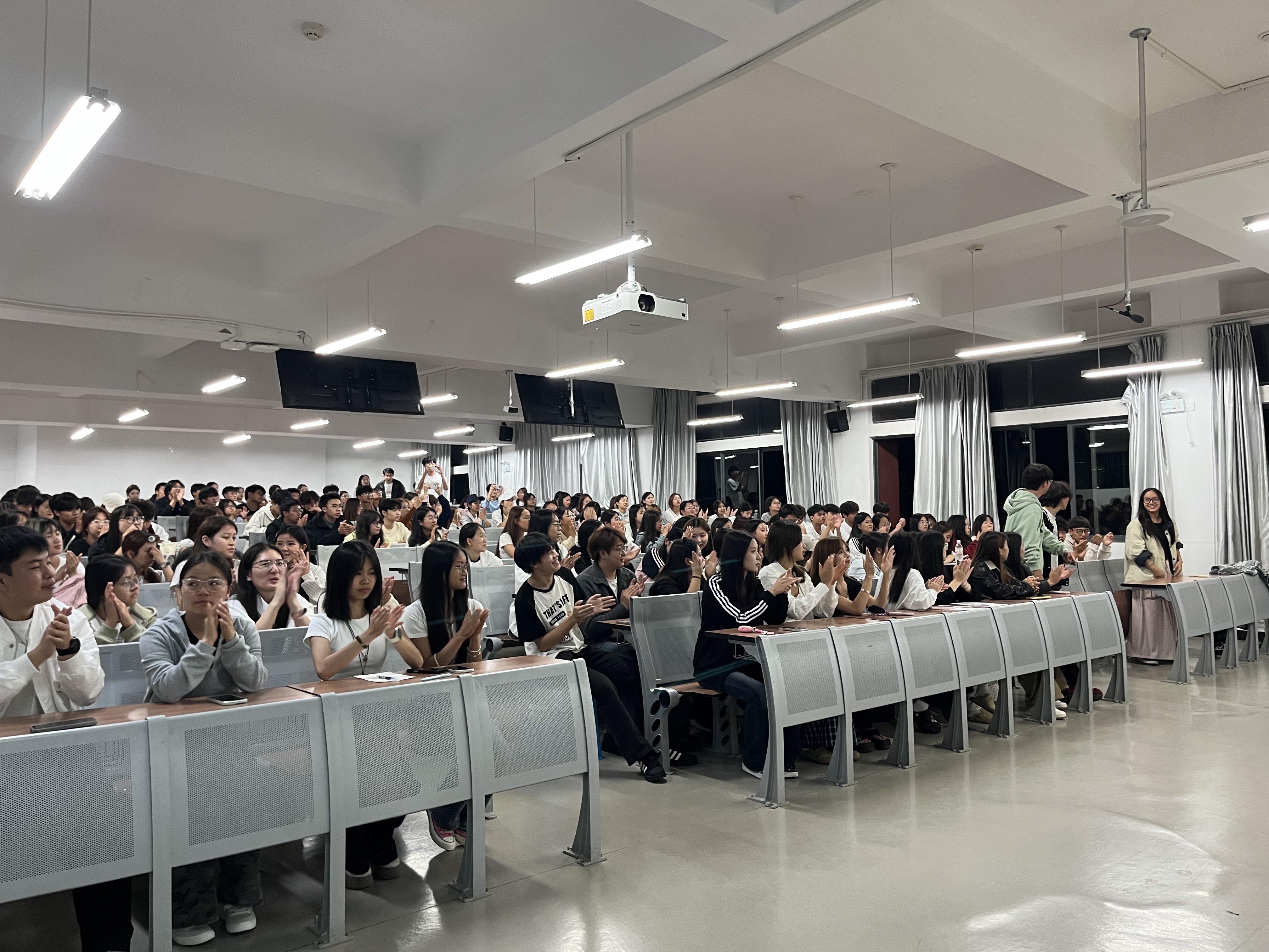 珠宝文旅学院学生会召开新学期第一次全体例会